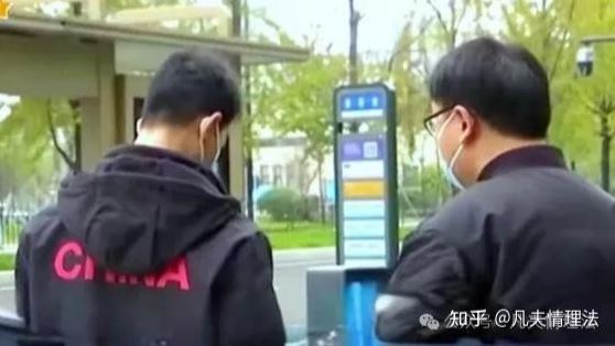Người đàn ông chi hơn 401 triệu đồng mua xe điện, mới chạy được 3 tháng pin xe đã bị khoá, showroom tuyên bố: "Phải đóng thêm 33 triệu đồng/năm mới được đi tiếp"- Ảnh 1.