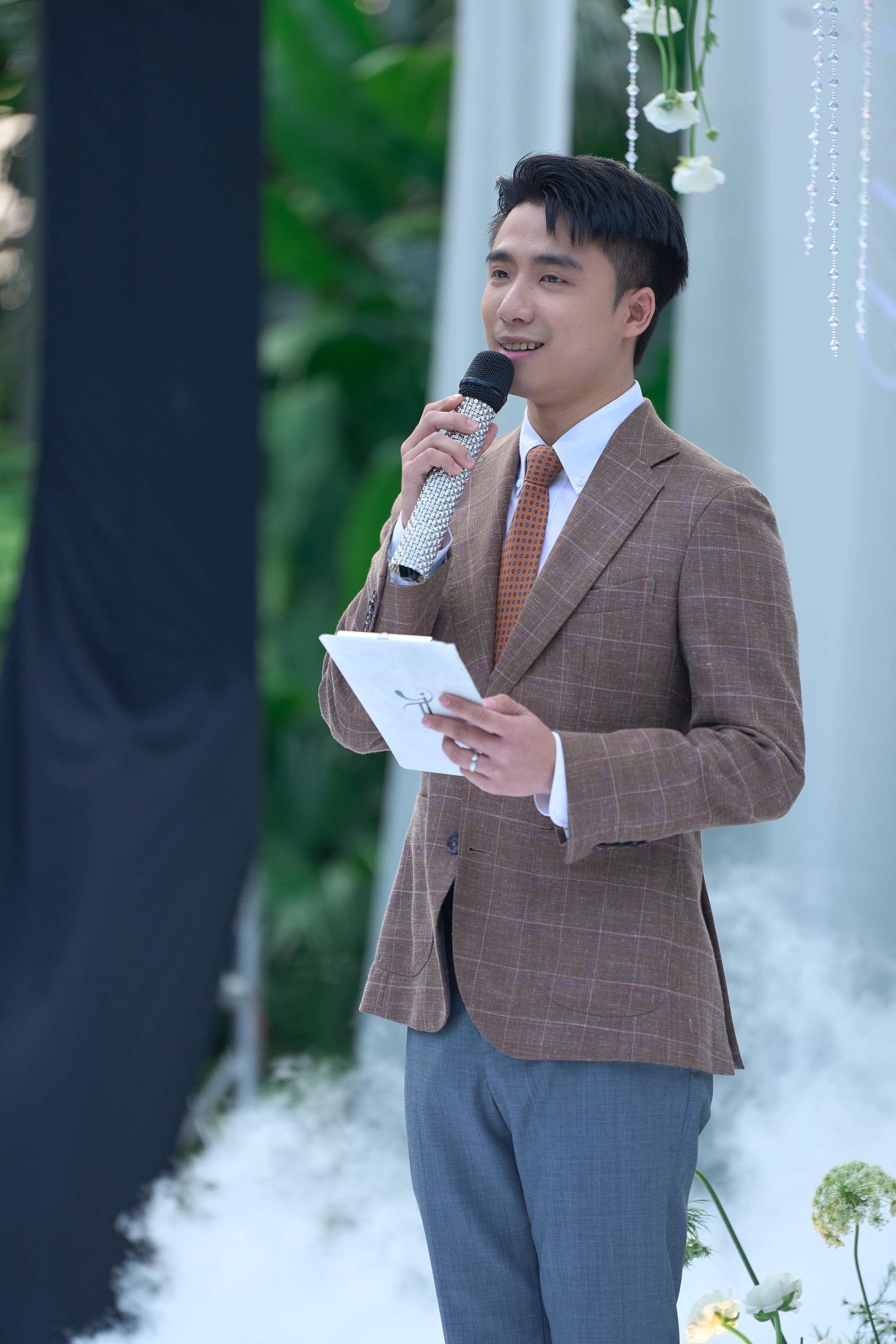 Dàn sao Việt đổ bộ lễ thành đôi Vũ Cát Tường: SOOBIN lộ diện cực bảnh, Thiều Bảo Trâm sexy - vợ chồng Đông Nhi chiếm spotlight- Ảnh 13.