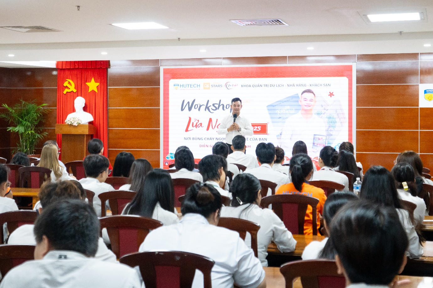 Chương trình đại học ngành Quản trị dịch vụ du lịch và lữ hành trọn khóa 154 triệu đồng- Ảnh 4.