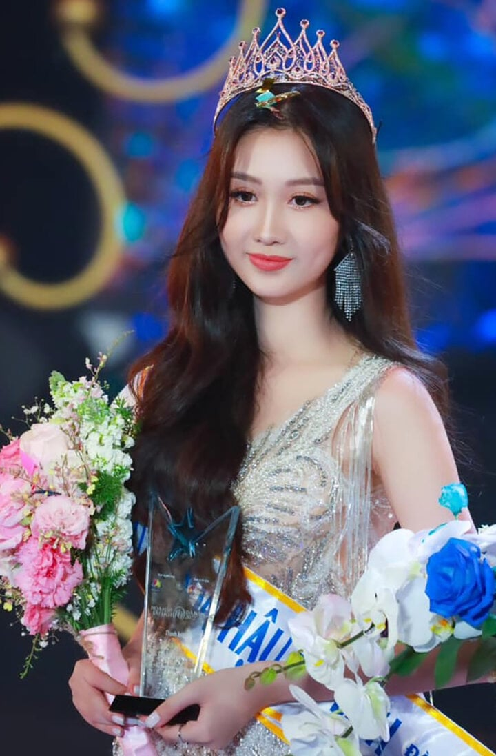 Mỹ nhân Việt gây sốt MXH vì visual giống cả showbiz: Từ Park Min Young, Lưu Diệc Phi đến cả Hoa hậu siêu hot- Ảnh 11.