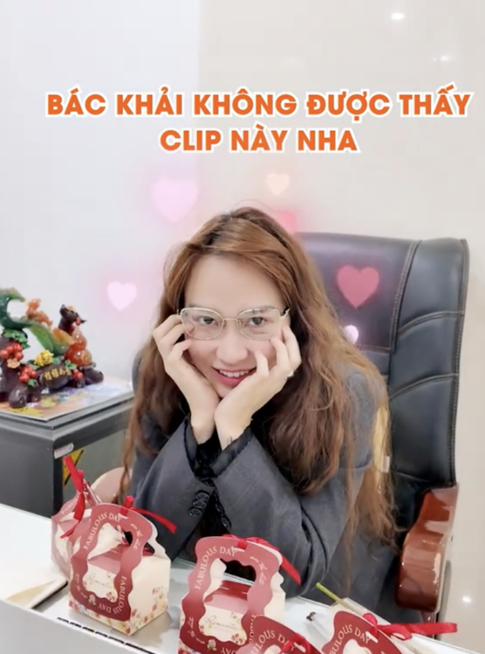 Nữ CEO bệnh viện thẩm mỹ nổi tiếng gây tranh cãi khi được ekip tạo bất ngờ bằng loạt trai đẹp 6 múi- Ảnh 3.