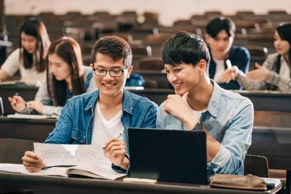 “Sinh viên ra trường nên đi làm trước hay học thạc sĩ trước”: Câu trả lời của DeepSeek khiến cộng đồng mạng gật gù khen sự thấu đáo của AI- Ảnh 2. “Sinh viên ra trường nên đi làm trước hay học thạc sĩ trước”: Câu trả lời của DeepSeek khiến cộng đồng mạng gật gù khen sự thấu đáo của AI- Ảnh 2.