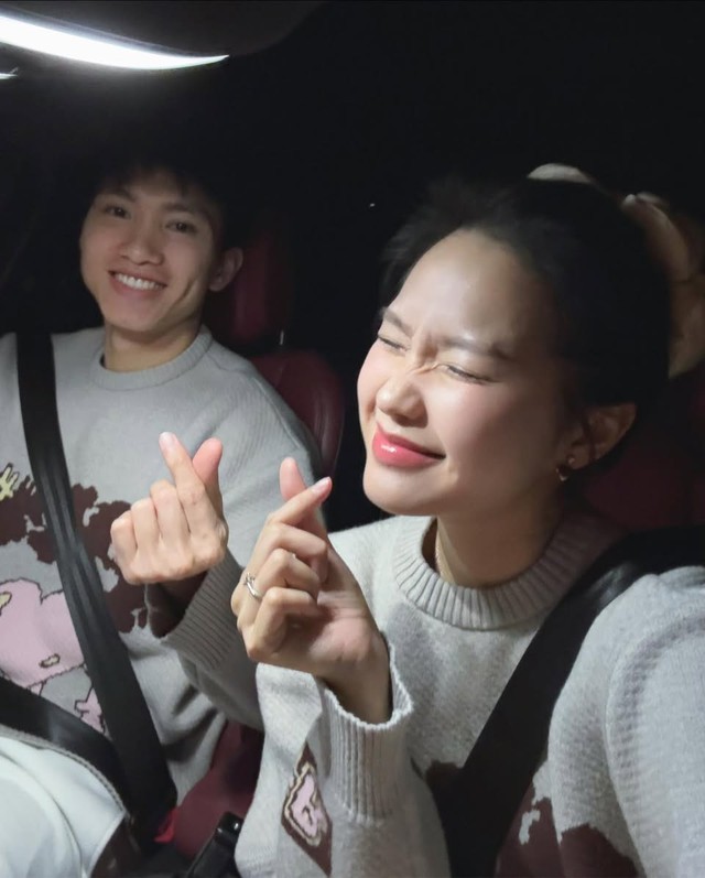 Tiểu thư Doãn Hải My chỉ mặc áo phông và ngồi cắm hoa, dân mạng liền hết lời khen Đoàn Văn Hậu khéo chọn vợ- Ảnh 2.