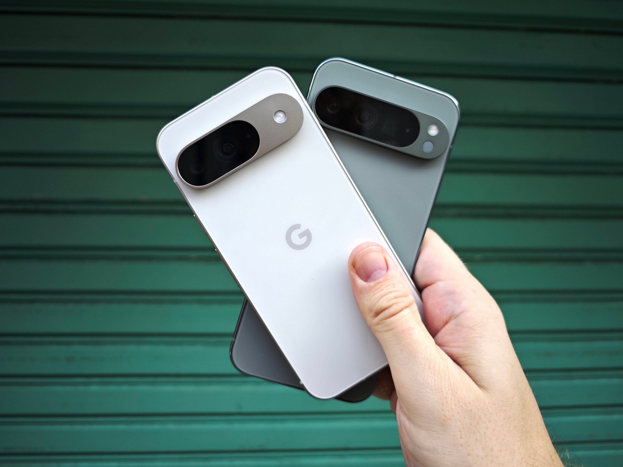 iPhone 17 Pro lộ thiết kế: Thiết kế camera hình chữ nhật "có một không hai"- Ảnh 2. iPhone 17 Pro lộ thiết kế: Thiết kế camera hình chữ nhật "có một không hai"- Ảnh 2.