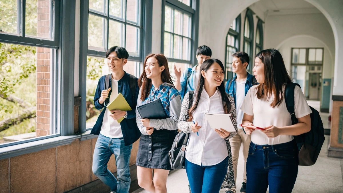 “Sinh viên ra trường nên đi làm trước hay học thạc sĩ trước”: Câu trả lời của DeepSeek khiến cộng đồng mạng gật gù khen sự thấu đáo của AI- Ảnh 3. “Sinh viên ra trường nên đi làm trước hay học thạc sĩ trước”: Câu trả lời của DeepSeek khiến cộng đồng mạng gật gù khen sự thấu đáo của AI- Ảnh 3.