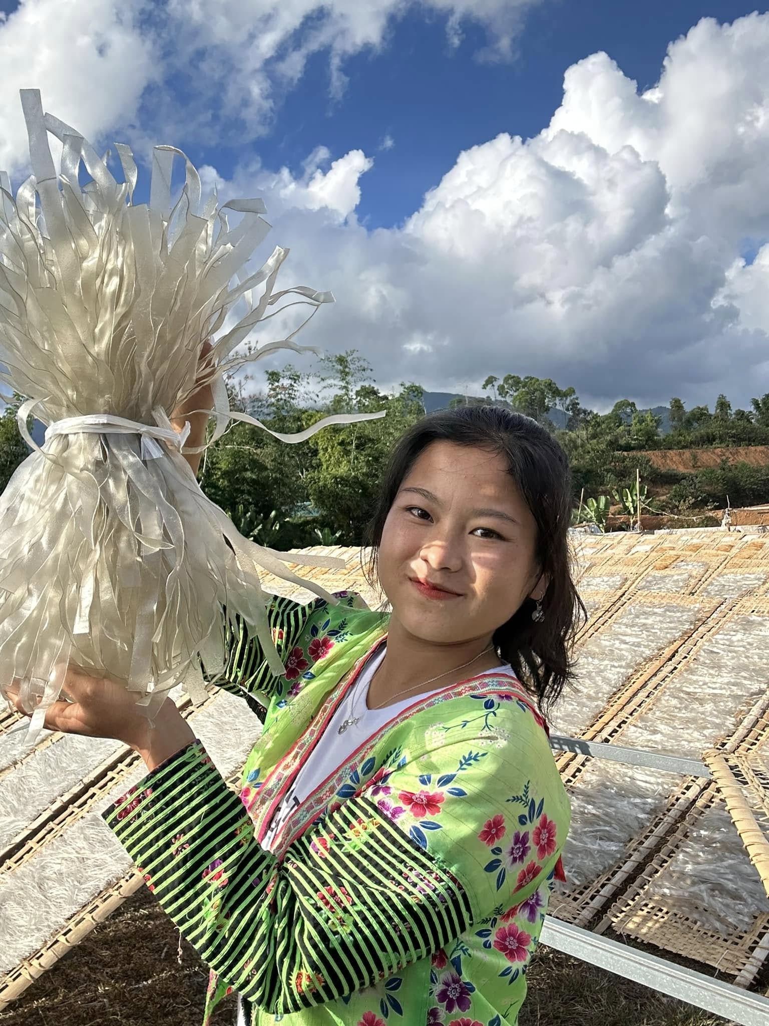 Chiếc máy rửa bát của Sùng Bầu bỗng gây căng thẳng ở mọi diễn đàn: "Đừng dạy người khác cách tiêu tiền khi bạn còn chưa bằng họ"- Ảnh 1.