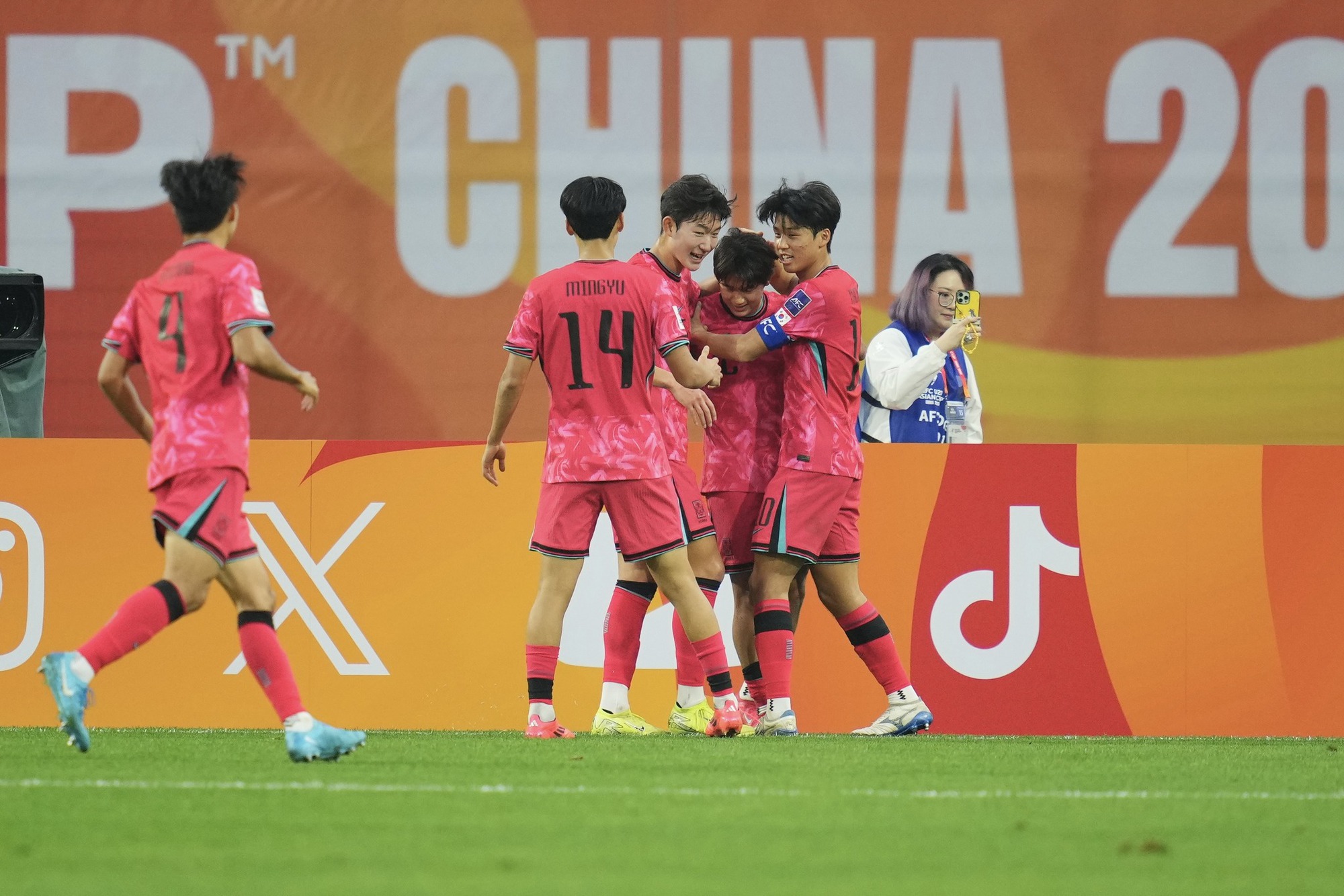Thua đậm cả 2 trận, tuyển Th&aacute;i Lan ch&iacute;nh thức "vỡ mộng" World Cup với th&agrave;nh t&iacute;ch đ&aacute;ng qu&ecirc;n- Ảnh 2.