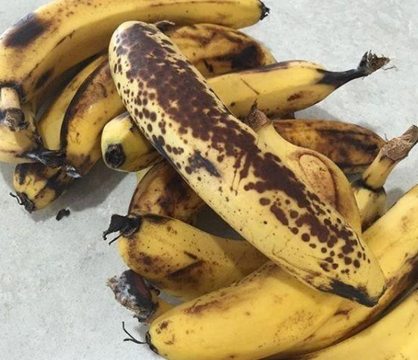 Mua chuối thấy 4 loại như n&agrave;y th&igrave; nhớ quay lưng m&agrave; đi, nhiều người b&aacute;n h&agrave;ng thậm ch&iacute; c&ograve;n kh&ocirc;ng d&aacute;m ăn- Ảnh 4.