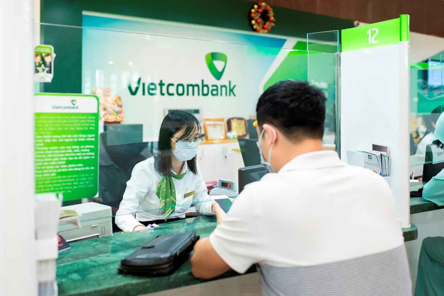 Trường hợp sẽ bị Vietcombank tạm dừng giao dịch chuyển tiền, rút tiền kể từ ngày 1/7/2025- Ảnh 1.