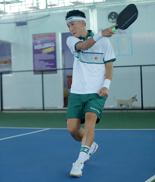 Đã tìm ra nam thanh niên mặc đẹp nhất làng pickleball- Ảnh 2.