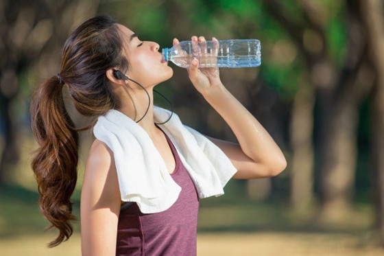 1 thói quen không tốn kém, ai cũng có thể áp dụng giúp gia tăng 15 năm tuổi thọ: Không phải tập thể dục hay ăn kiêng- Ảnh 1.