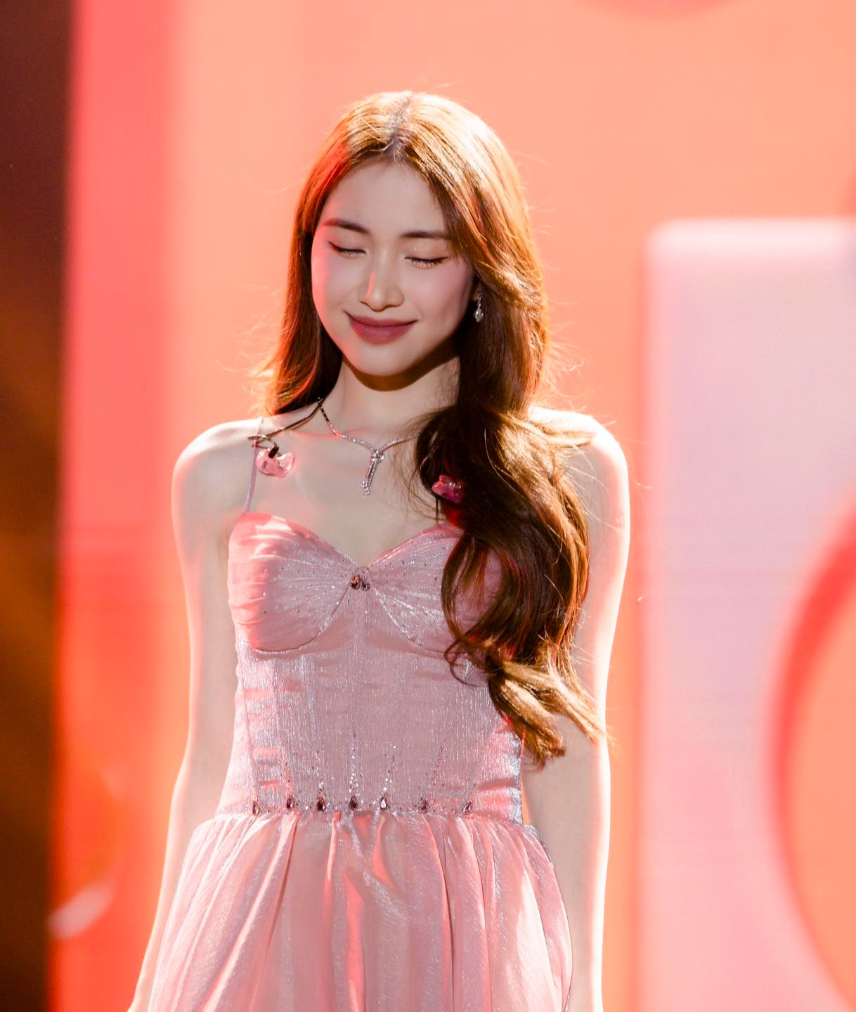 H&ograve;a Minzy thu&ecirc; nguy&ecirc;n &ecirc;-k&iacute;p từ H&agrave; Nội về Bắc Ninh để l&agrave;m 1 việc ai cũng l&agrave;m ng&agrave;y cuối năm- Ảnh 7.