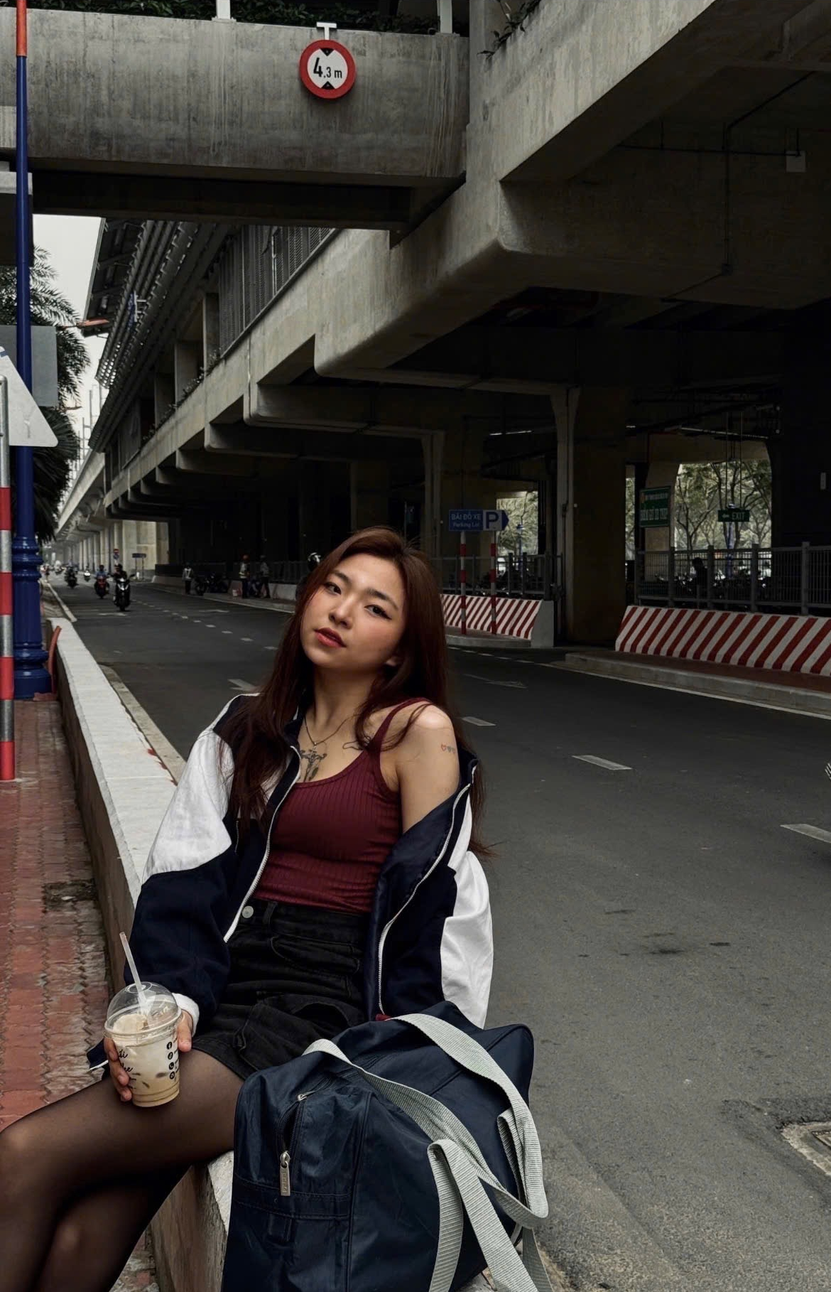 Giới trẻ ngày đêm túc trực bắt trend chụp ảnh tại ga An Phú: "Visual rất Việt Nam nhưng cứ Thái Lan, Nhật - Hàn kiểu gì ấy!"- Ảnh 12.