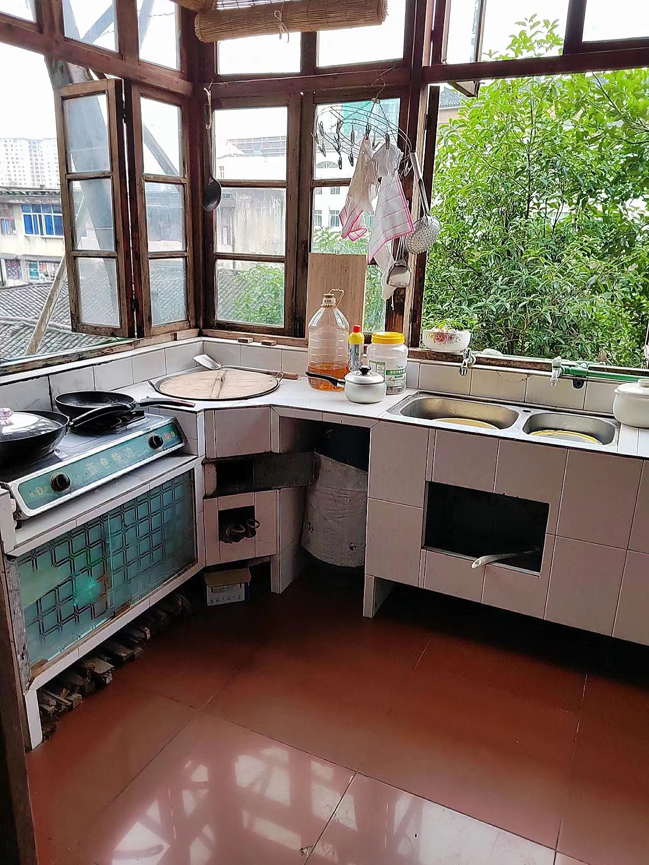 Ng&ocirc;i nh&agrave; 40 năm tuổi của người phụ nữ trung ni&ecirc;n khiến cộng đồng mạng phải thốt l&ecirc;n: Đ&aacute;ng sống v&ocirc; c&ugrave;ng- Ảnh 2.