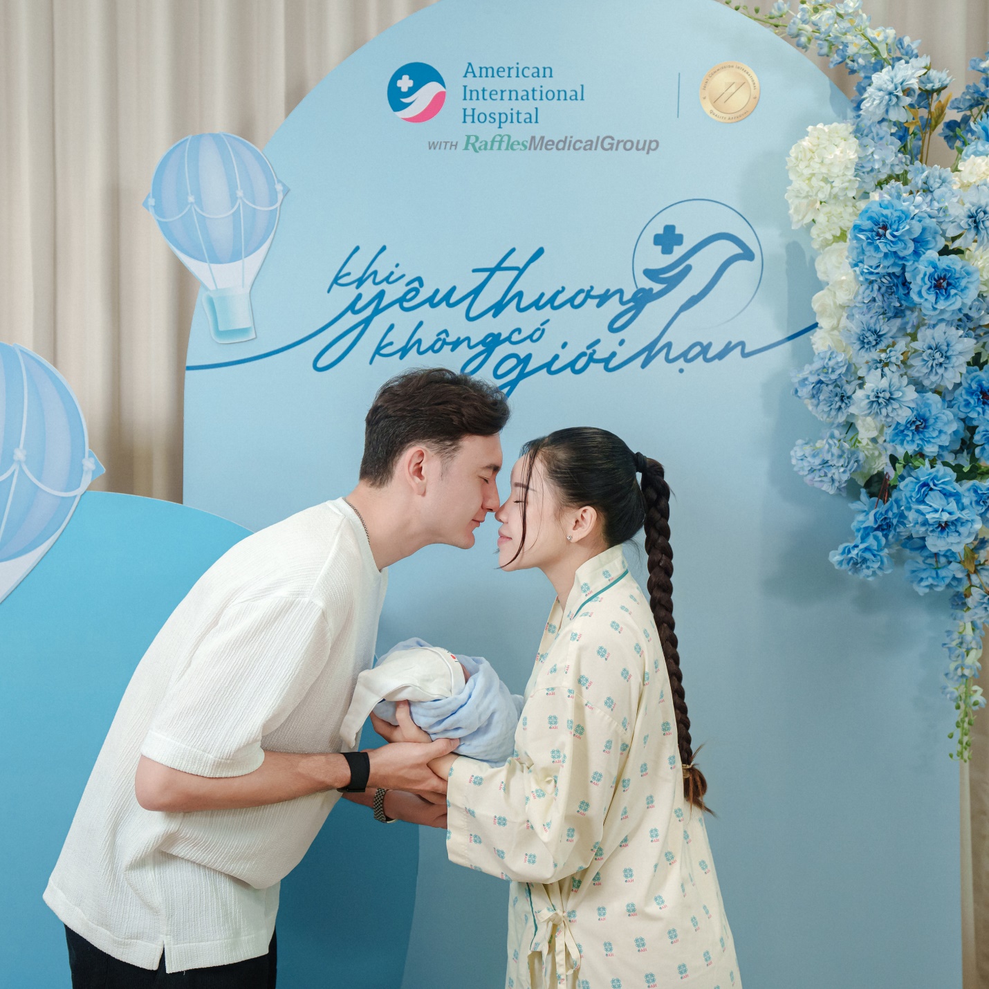 Thủ môn Đặng Văn Lâm đón con trai đầu lòng tại bệnh viện quốc tế Mỹ (AIH)- Ảnh 2.