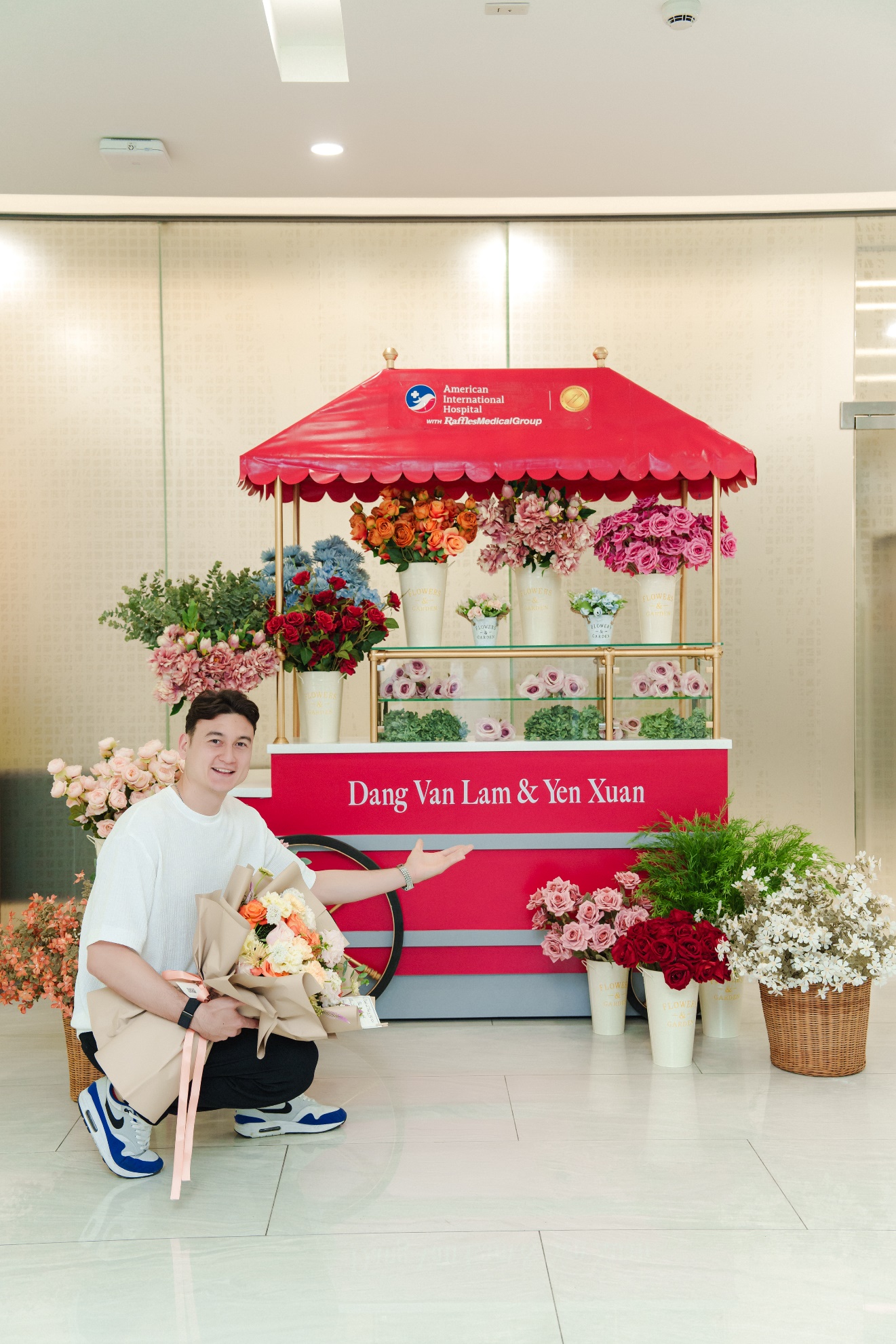 Thủ môn Đặng Văn Lâm đón con trai đầu lòng tại bệnh viện quốc tế Mỹ (AIH)- Ảnh 3.