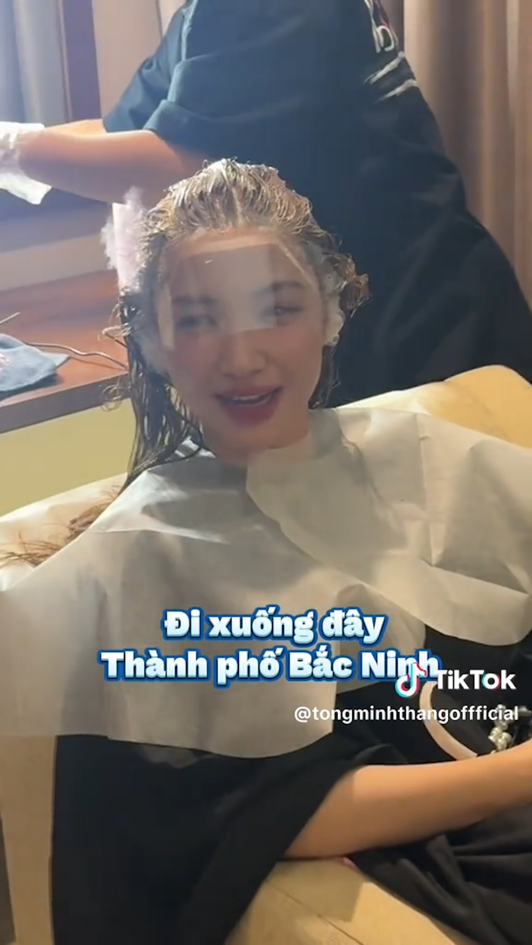 H&ograve;a Minzy thu&ecirc; nguy&ecirc;n &ecirc;-k&iacute;p từ H&agrave; Nội về Bắc Ninh để l&agrave;m 1 việc ai cũng l&agrave;m ng&agrave;y cuối năm- Ảnh 2.