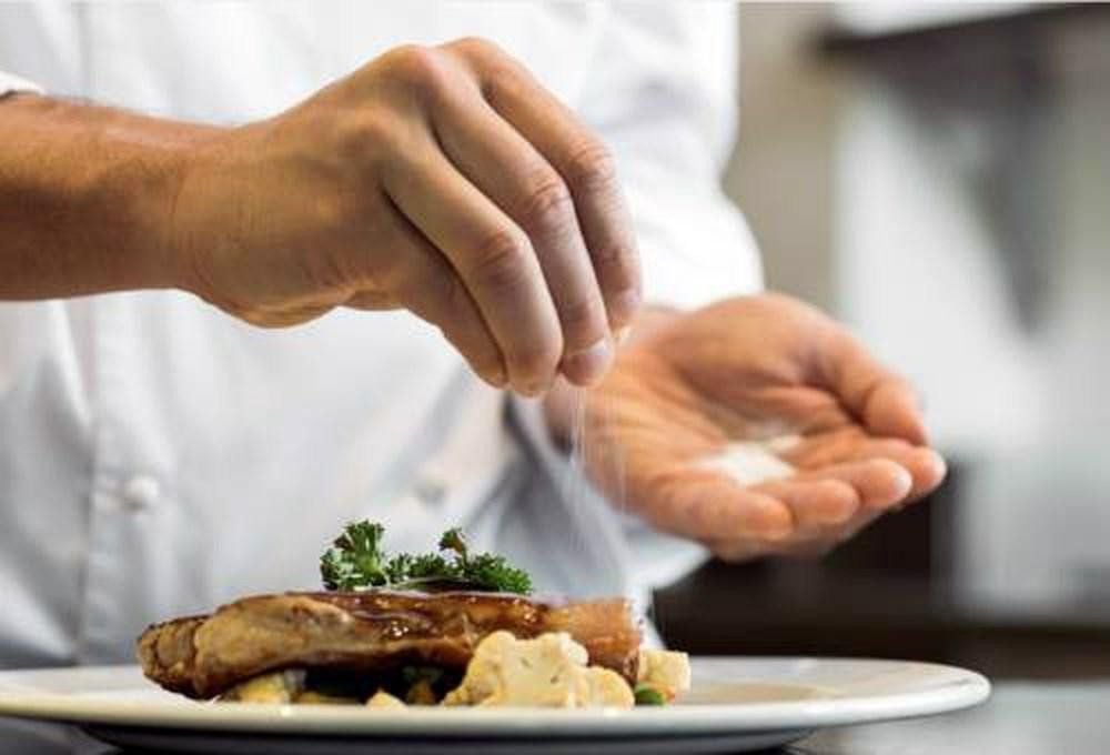 Kiểu ăn nhiều người th&iacute;ch nhưng lại 'b&oacute;p nghẹt' tim, thận, l&agrave;m suy giảm sức mạnh qu&yacute; &ocirc;ng- Ảnh 1.