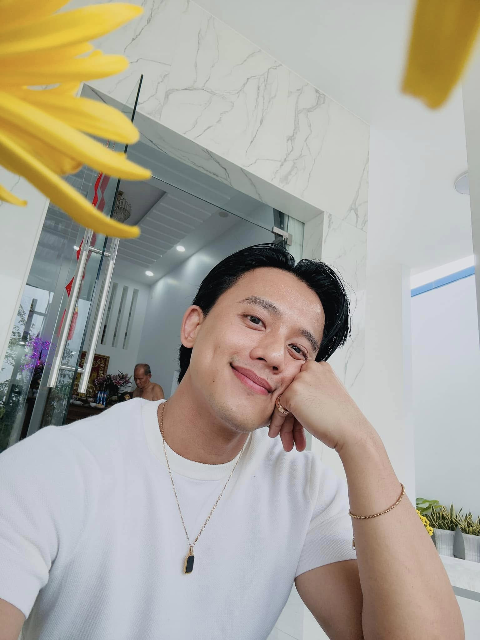 Tóm dính Mỹ Tâm cùng một người đàn ông đón Tết tại Đà Nẵng, thái độ lọt vào camera gây chú ý- Ảnh 5. Tóm dính Mỹ Tâm cùng một người đàn ông đón Tết tại Đà Nẵng, thái độ lọt vào camera gây chú ý- Ảnh 5.