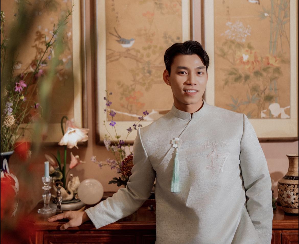 Văn Thanh vừa khoe ảnh nắm tay n&agrave;ng hotgirl sexy, gi&agrave;u c&oacute;, liền c&oacute; lu&ocirc;n th&ocirc;ng b&aacute;o g&acirc;y x&ocirc;n xao- Ảnh 4.