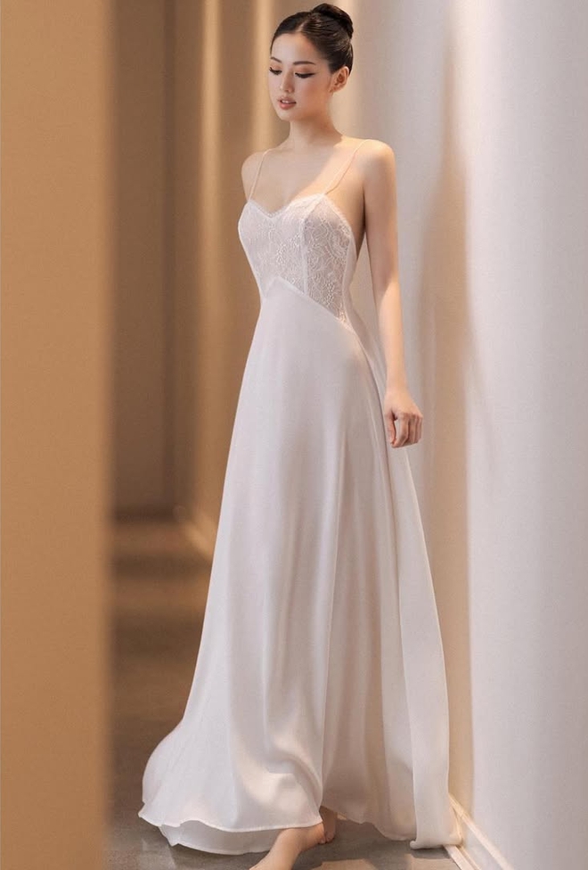 Các cựu hot girl tuổi Tỵ hiện tại: Visual “đóng băng thời gian”, style sang chuẩn phú bà- Ảnh 11. Các cựu hot girl tuổi Tỵ hiện tại: Visual “đóng băng thời gian”, style sang chuẩn phú bà- Ảnh 11.