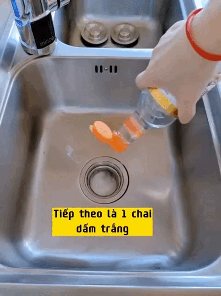Tết rửa bát quá nhiều, bị tắc ống thoát bồn rửa bát thì đây là cách khắc phục giá rẻ lại hiệu quả 100%- Ảnh 1. Tết rửa bát quá nhiều, bị tắc ống thoát bồn rửa bát thì đây là cách khắc phục giá rẻ lại hiệu quả 100%- Ảnh 1.