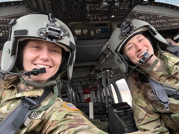 Tiết lộ đáng chú ý trong 2 vụ tai nạn máy bay liên tiếp ở Mỹ- Ảnh 1. Capt. Rebecca Lobach