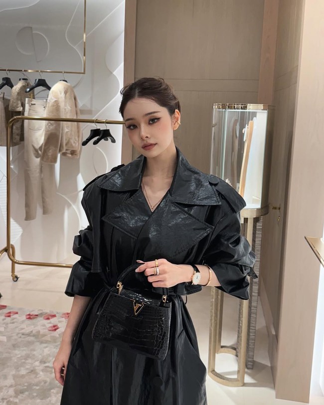 4 mỹ nhân đẹp nhất 4 mùa Địa Ngục Độc Thân: Thiên kim cành vàng lá ngọc nhan sắc vô thực, đóng 2 phim hot 2025- Ảnh 3. 4 mỹ nhân đẹp nhất 4 mùa Địa Ngục Độc Thân: Thiên kim cành vàng lá ngọc nhan sắc vô thực, đóng 2 phim hot 2025- Ảnh 3.