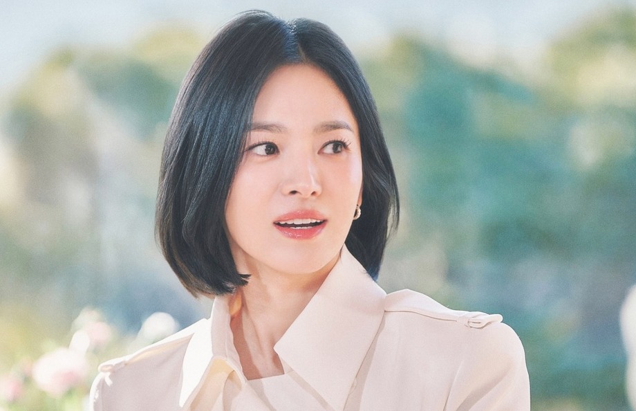Bức ảnh khiến Song Hye Kyo bị cả MXH tấn công- Ảnh 3. Bức ảnh khiến Song Hye Kyo bị cả MXH tấn công- Ảnh 3.