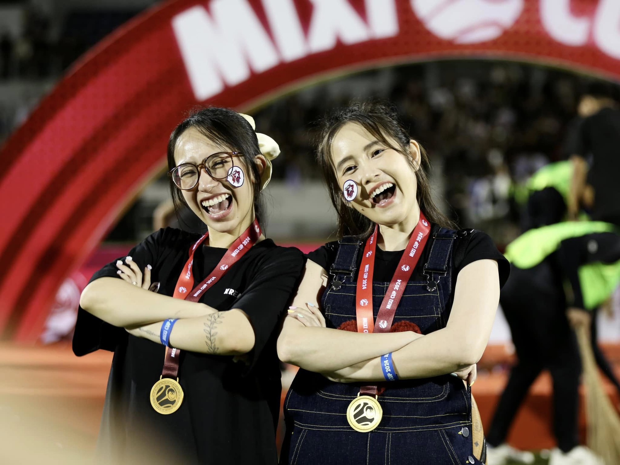 “Nhả vía” có bầu cho vợ Cris Phan, con gái đại gia Minh Nhựa gây tranh cãi dữ dội- Ảnh 6. “Nhả vía” có bầu cho vợ Cris Phan, con gái đại gia Minh Nhựa gây tranh cãi dữ dội- Ảnh 6.