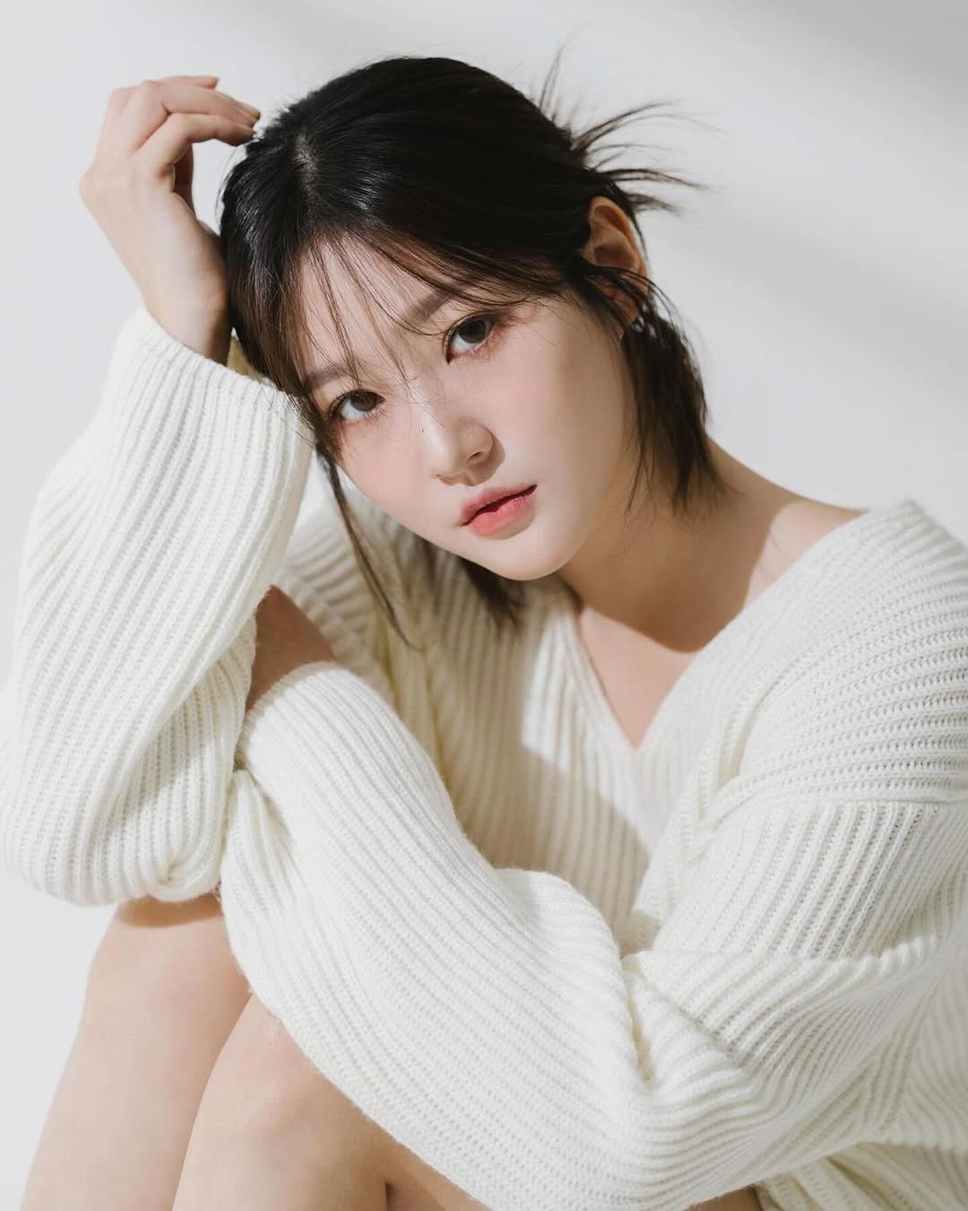 Trước khi qua đời, Kim Sae Ron lên sân thượng khóc nức nở vì lời xin lỗi muộn màng từ phóng viên Hàn- Ảnh 1.