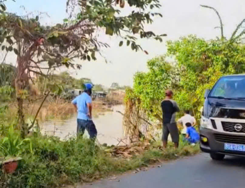 Vụ người phụ nữ bán bún riêu giết người bán thịt heo: Nghi phạm sau khi hành sự vẫn thản nhiên bán hàng, khóc sướt mướt tại đám tang- Ảnh 1.