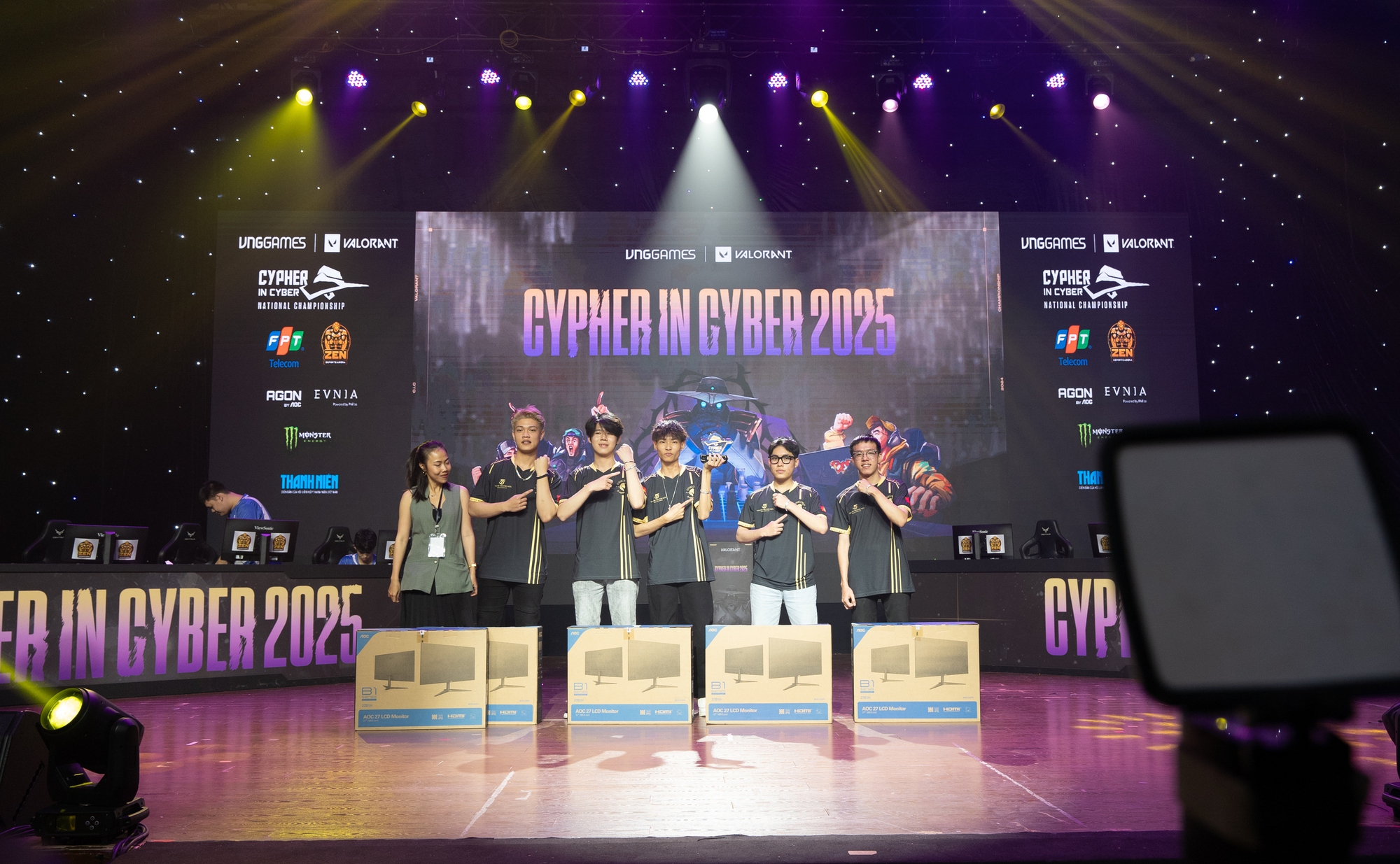 Game thủ VALORANT trải nghiệm màn hình chất lượng cao tại giải đấu Cypher in Cyber 2025- Ảnh 1.