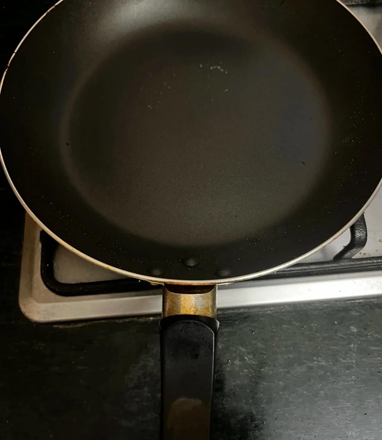 Cảnh báo: 5 loại nồi KHÔNG NÊN dùng với bếp gas, khuyên bạn cẩn trọng để tránh  Cảnh báo: 5 loại nồi KHÔNG NÊN dùng với bếp gas, khuyên bạn cẩn trọng để tránh