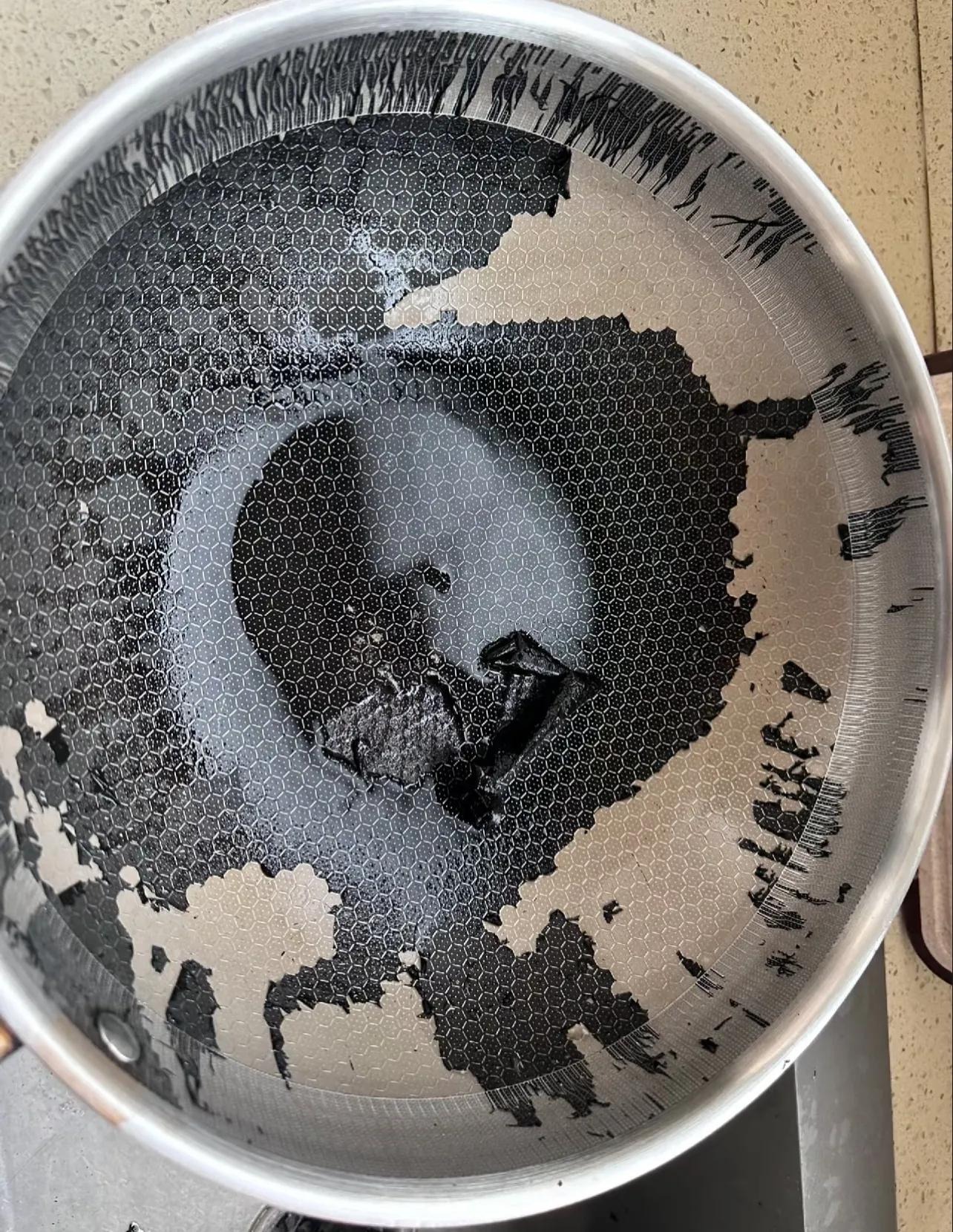 Cảnh báo: 5 loại nồi KHÔNG NÊN dùng với bếp gas, khuyên bạn cẩn trọng để tránh  Cảnh báo: 5 loại nồi KHÔNG NÊN dùng với bếp gas, khuyên bạn cẩn trọng để tránh