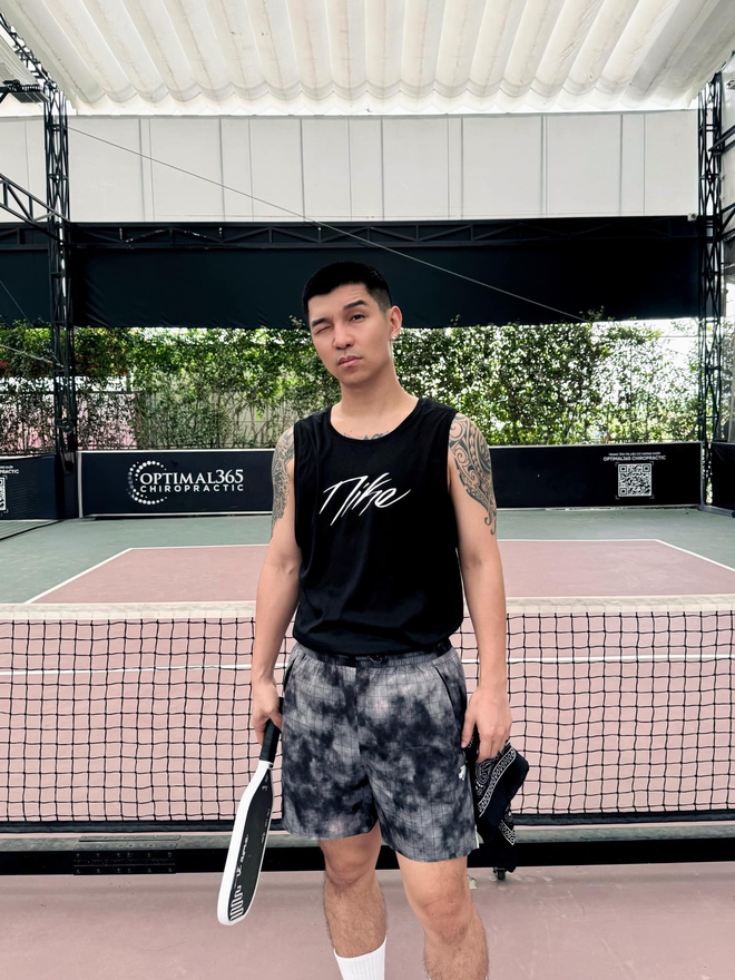 Anh tài này ra sân pickleball đánh "bằng cả tính mạng" vẫn bị netizen nói "anh cứ tẻn tẻn"- Ảnh 3.