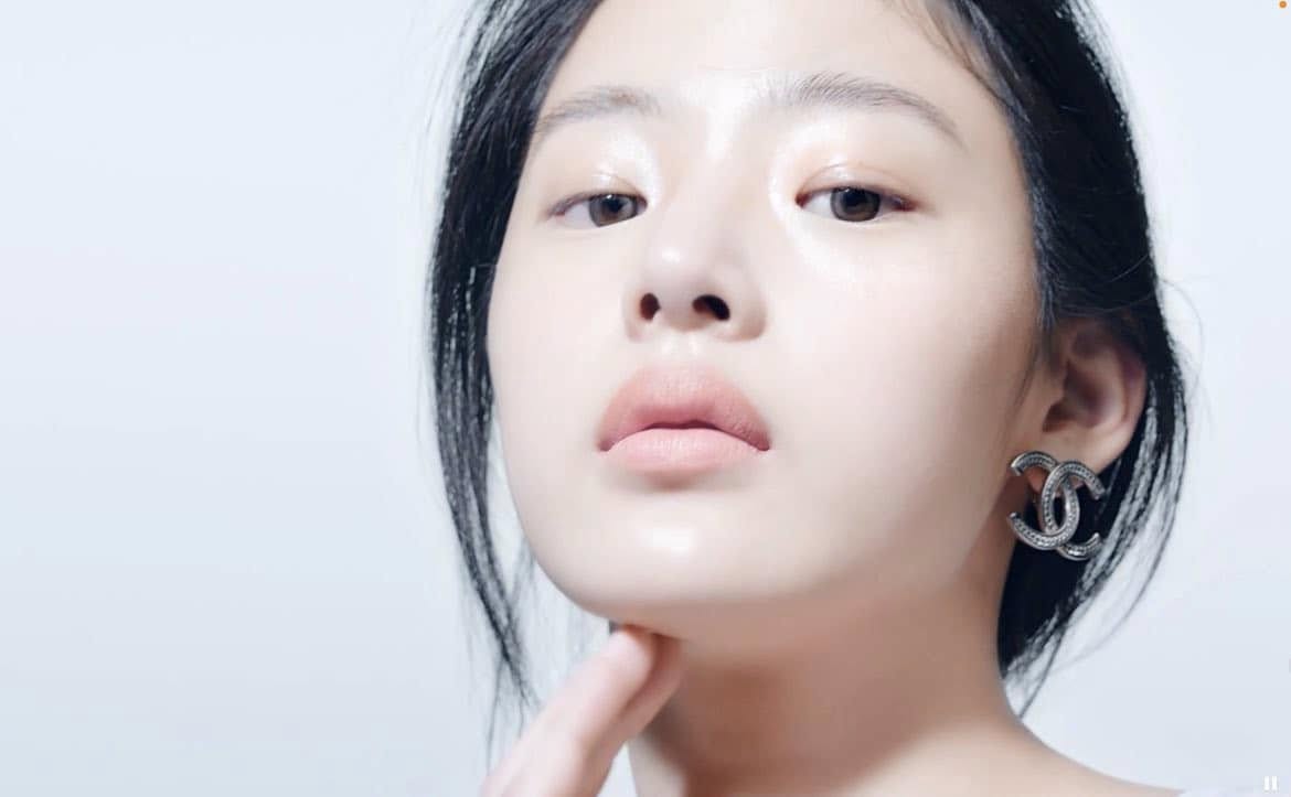 Chụp ảnh qu&aacute; v&ocirc; hồn, đại sứ Chanel chỉ gi&uacute;p h&atilde;ng nhận 