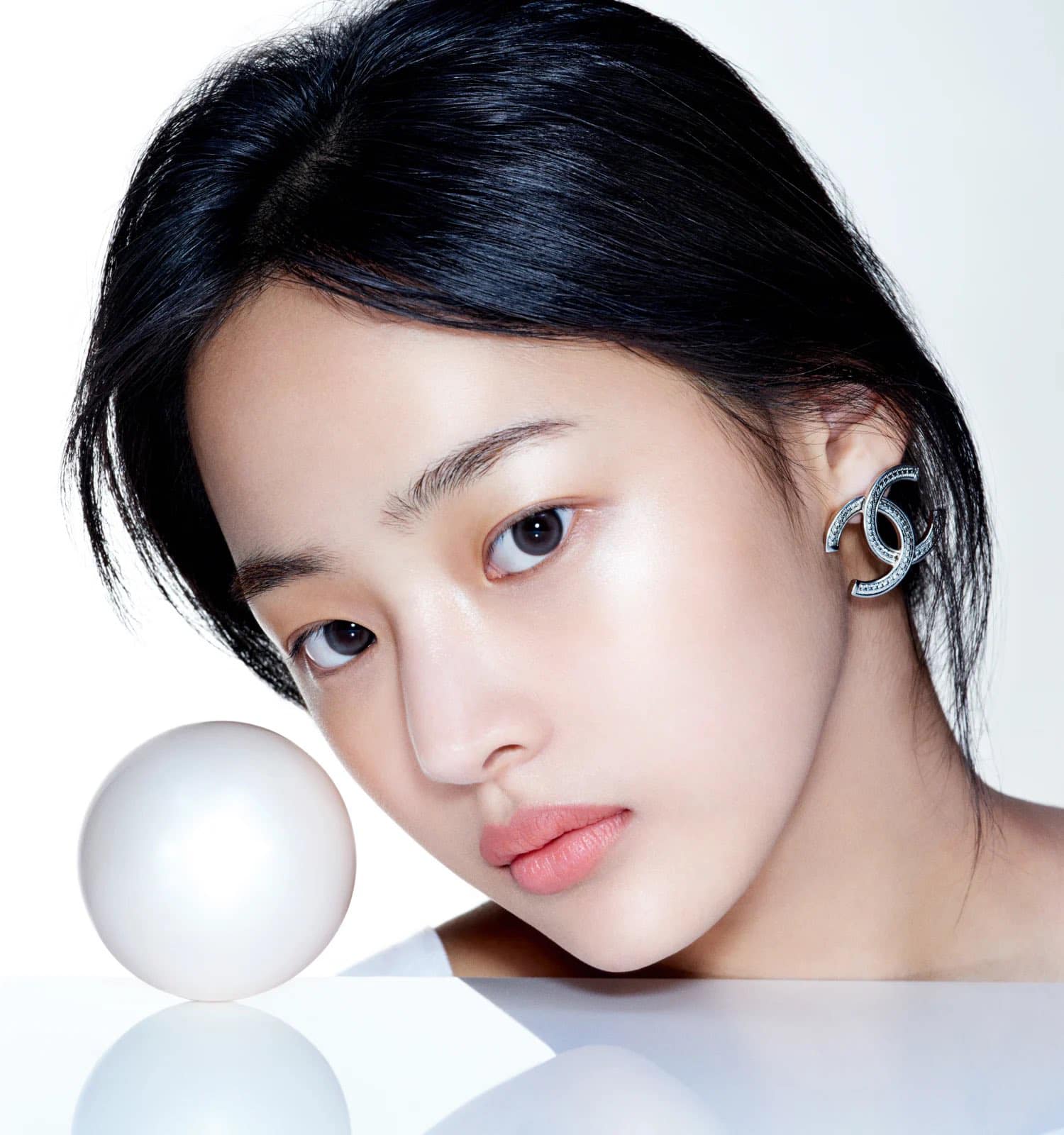 Chụp ảnh qu&aacute; v&ocirc; hồn, đại sứ Chanel chỉ gi&uacute;p h&atilde;ng nhận 