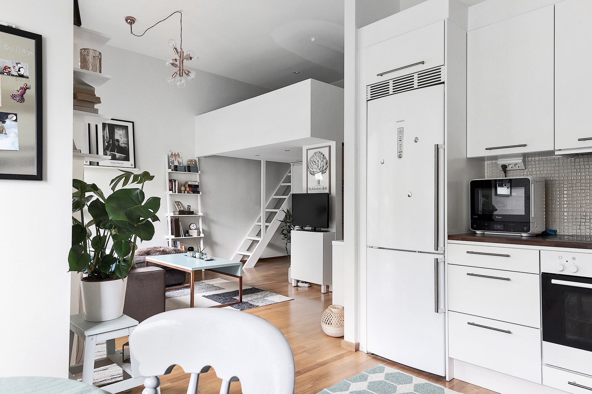 Sau 10 năm tích góp, người phụ nữ trung niên đã mua được căn hộ dù chỉ 40m² nhưng thiết kế đẹp