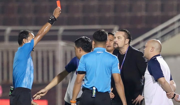Thừa nhận có sai sót, VFF treo còi trọng tài bị CLB Thanh Hóa tố xử ép- Ảnh 1. Thừa nhận có sai sót, VFF treo còi trọng tài bị CLB Thanh Hóa tố xử ép- Ảnh 1.
