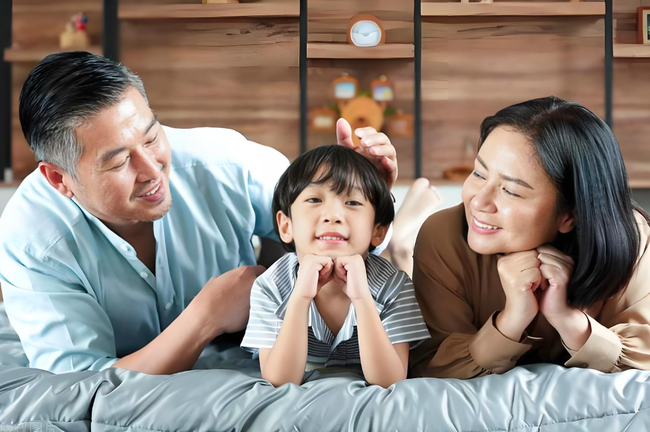Những bậc cha mẹ "k&eacute;m sang" thường hay khoe 3 thứ n&agrave;y về con- Ảnh 1.