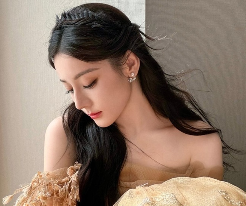 Bi hài chuyện "dao kéo" đổi vận: Cô gái "tự hủy" mũi theo "trend" phong thủy, bác sĩ chỉ biết lắc đầu!- Ảnh 2. Bi hài chuyện "dao kéo" đổi vận: Cô gái "tự hủy" mũi theo "trend" phong thủy, bác sĩ chỉ biết lắc đầu!- Ảnh 2.