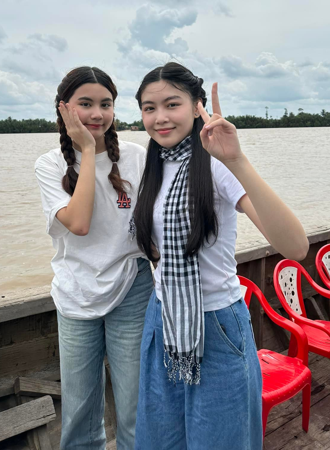 Hạt Dẻ cạo lông mày ngược phải che đi, nhưng điều giật spotlight là khoảnh khắc giấu mặt của Lọ Lem- Ảnh 2.
