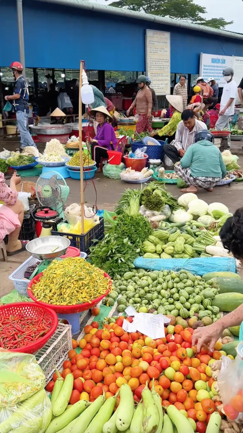 Giật mình với bức ảnh khu chợ miền Tây nhìn từ trên cao: Chỉ có 1 tại Việt Nam, nhiều người không tin là thật- Ảnh 10.