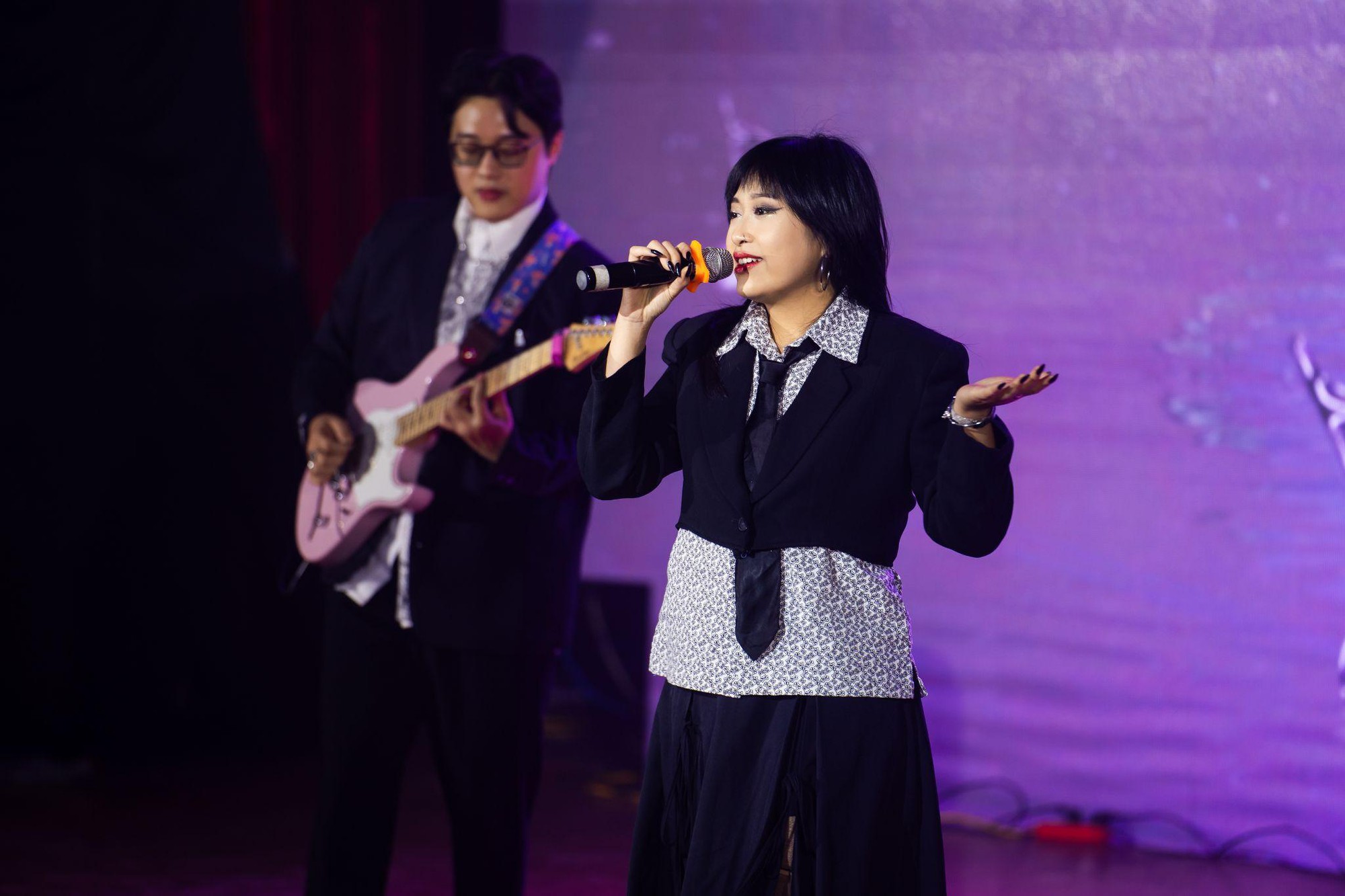 Minh Tốc & Lam khuấy động sân khấu Chung kết Khu vực Sing Out Loud với loạt hit ấn tượng- Ảnh 1. Minh Tốc & Lam khuấy động sân khấu Chung kết Khu vực Sing Out Loud với loạt hit ấn tượng- Ảnh 1.