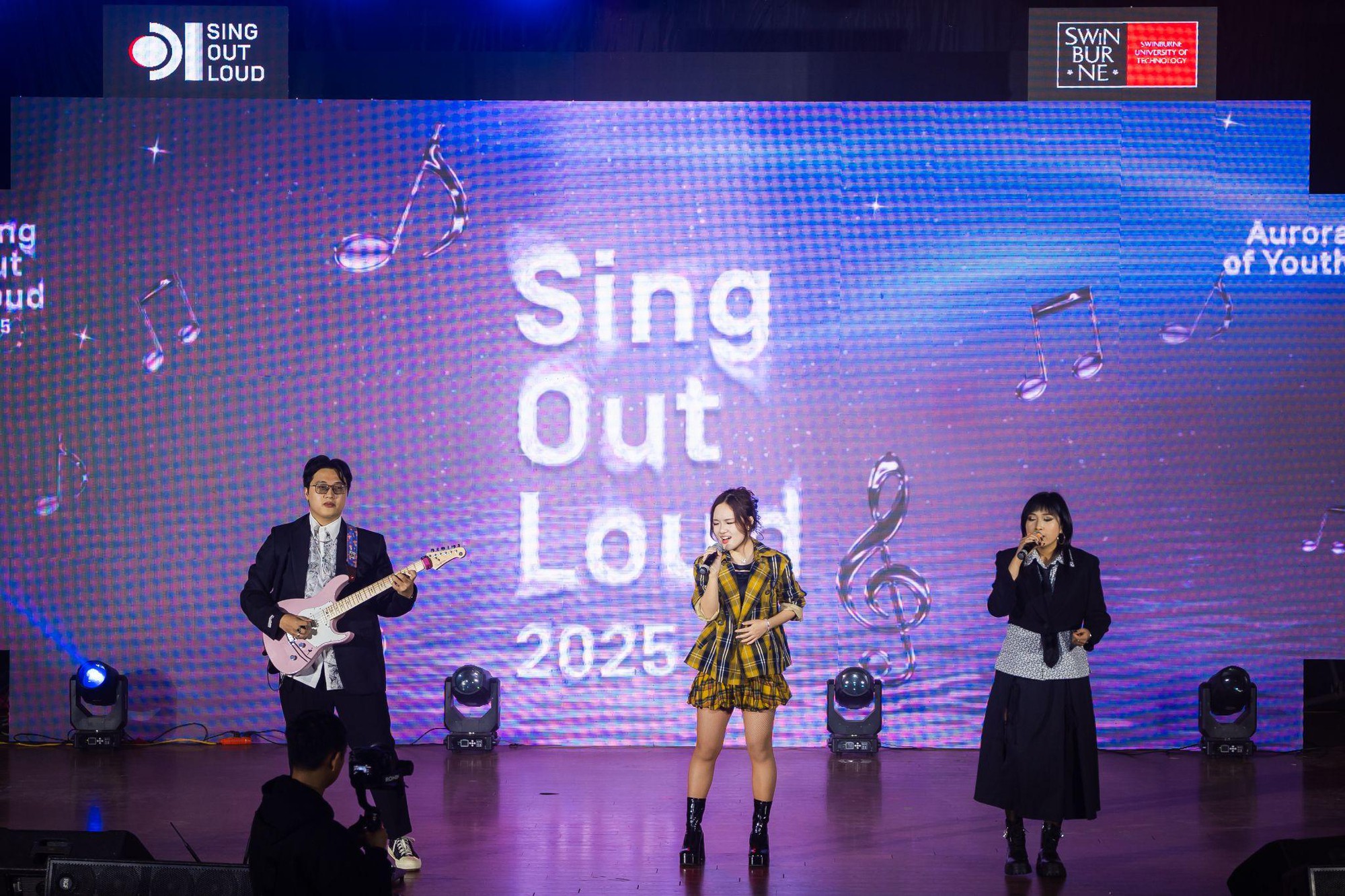 Minh Tốc & Lam khuấy động sân khấu Chung kết Khu vực Sing Out Loud với loạt hit ấn tượng- Ảnh 2. Minh Tốc & Lam khuấy động sân khấu Chung kết Khu vực Sing Out Loud với loạt hit ấn tượng- Ảnh 2.