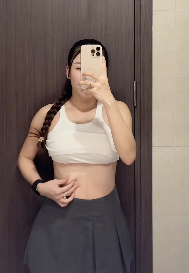 Lộ vóc dáng thật của Yến Xuân sau 7 ngày sinh con cho Đặng Văn Lâm, từng sexy nhất làng bóng Việt, giờ ra sao?- Ảnh 2. Lộ vóc dáng thật của Yến Xuân sau 7 ngày sinh con cho Đặng Văn Lâm, từng sexy nhất làng bóng Việt, giờ ra sao?- Ảnh 2.