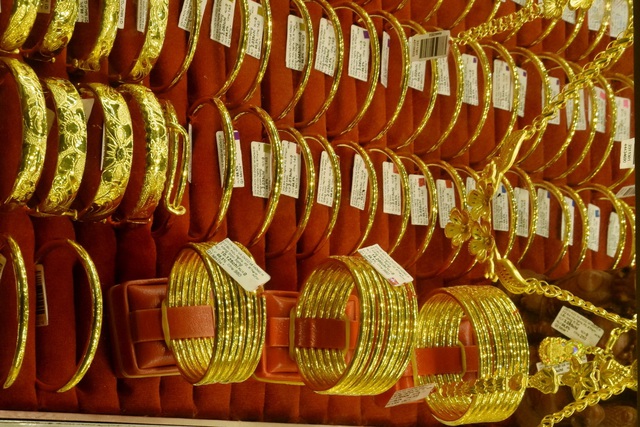 Gi&aacute; v&agrave;ng h&ocirc;m nay, 25-2: Chưa dừng đ&agrave; tăng- Ảnh 1.