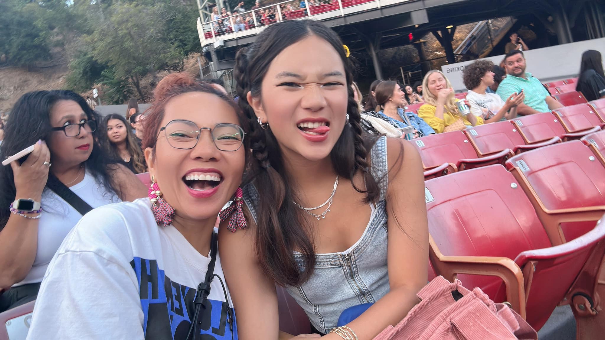 Được đàn chị diva mai mối, nữ ca sĩ đình đám bất ngờ "theo chồng bỏ cuộc chơi" rồi sang Mỹ định cư, giờ con lớn vừa xinh vừa giỏi- Ảnh 6.