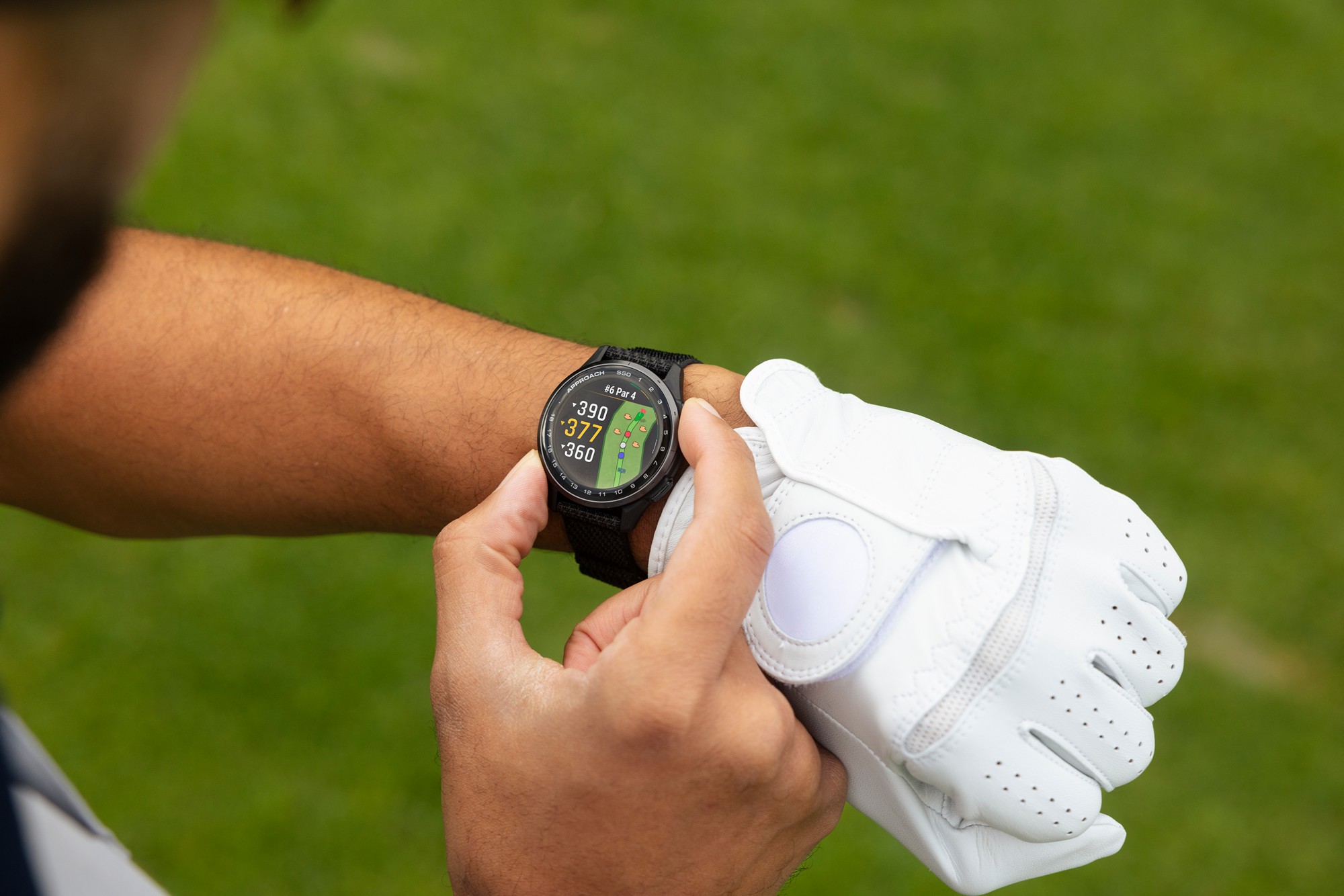 Garmin ra mắt smartwatch GPS giá mềm cho golfer- Ảnh 1.